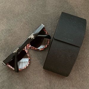 PRADA wayfarer sunglasses